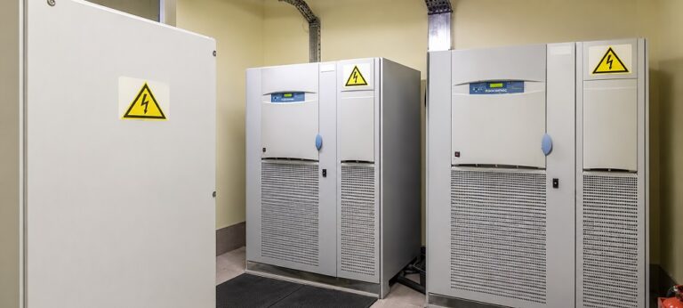 UPS rendszer tervezés és redundáns energiaellátás